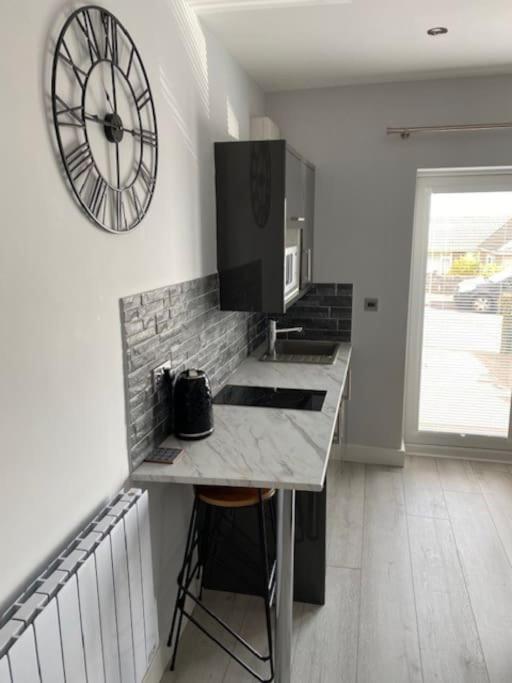 Luxury Mumbles View Studio Apartment Swansea Esterno foto