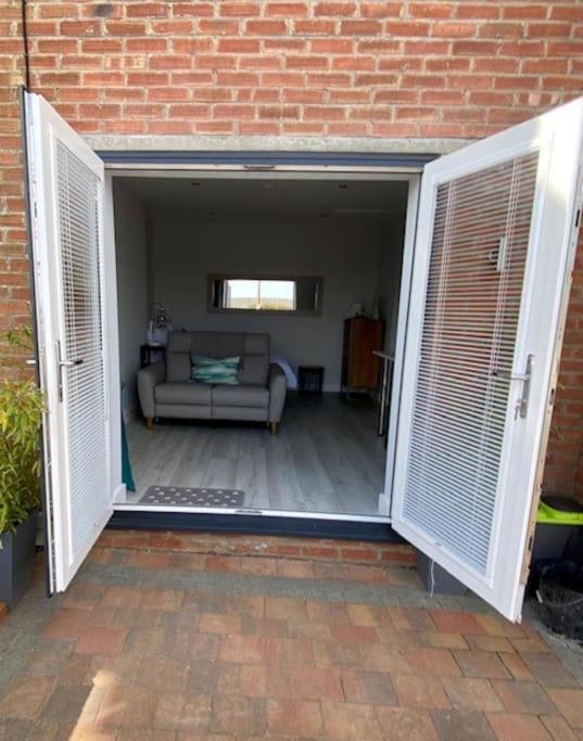 Luxury Mumbles View Studio Apartment Swansea Esterno foto